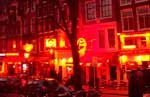 Квартал красных фонарей (Red Light District), Амстердам, Нидерланды Квартал красных фонарей (Red Light District), Амстердам, Нидерланды